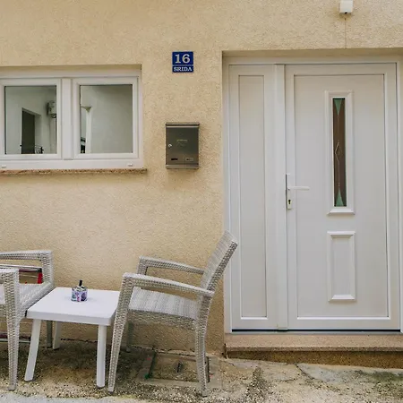 Apartments Center With Free Private Parking Baska Voda Exterior photo