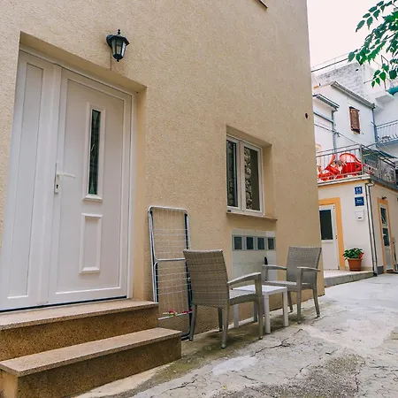 Apartments Center With Free Private Parking Baska Voda Exterior photo