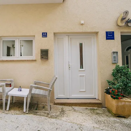 Apartments Center With Free Private Parking Baska Voda Exterior photo