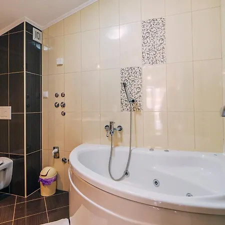 Apartments Center With Free Private Parking Baska Voda Exterior photo
