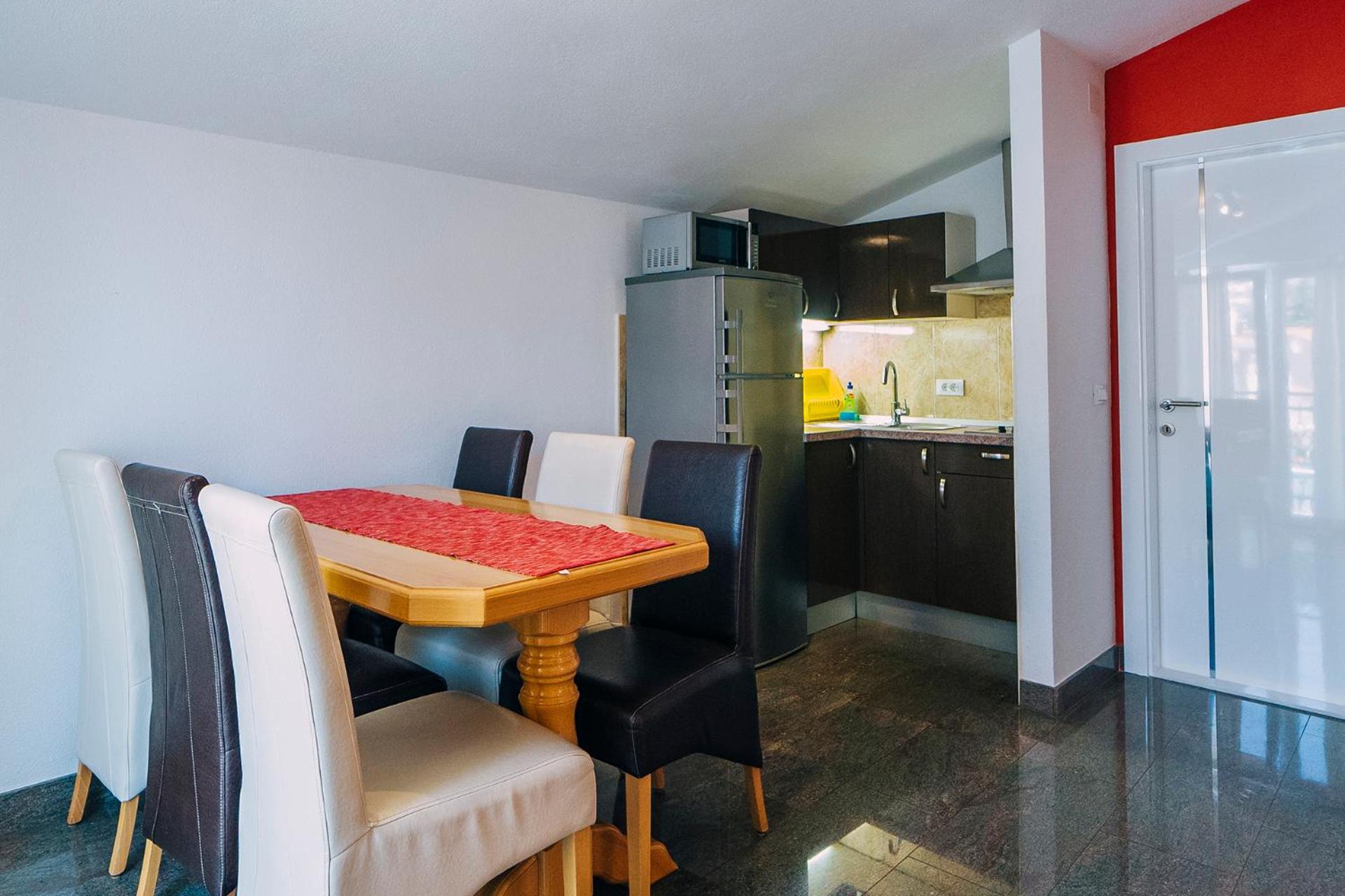 Center With Free Private Parking Apartment *