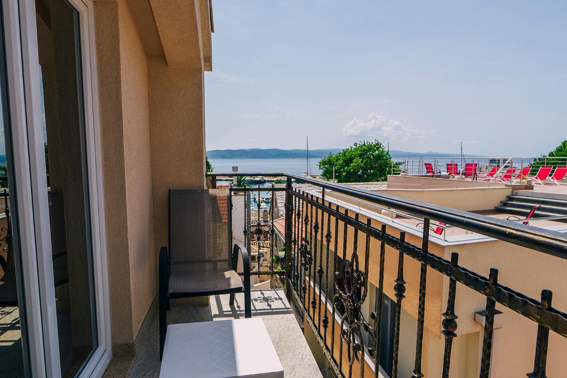 Center With Free Private Parking Apartment *